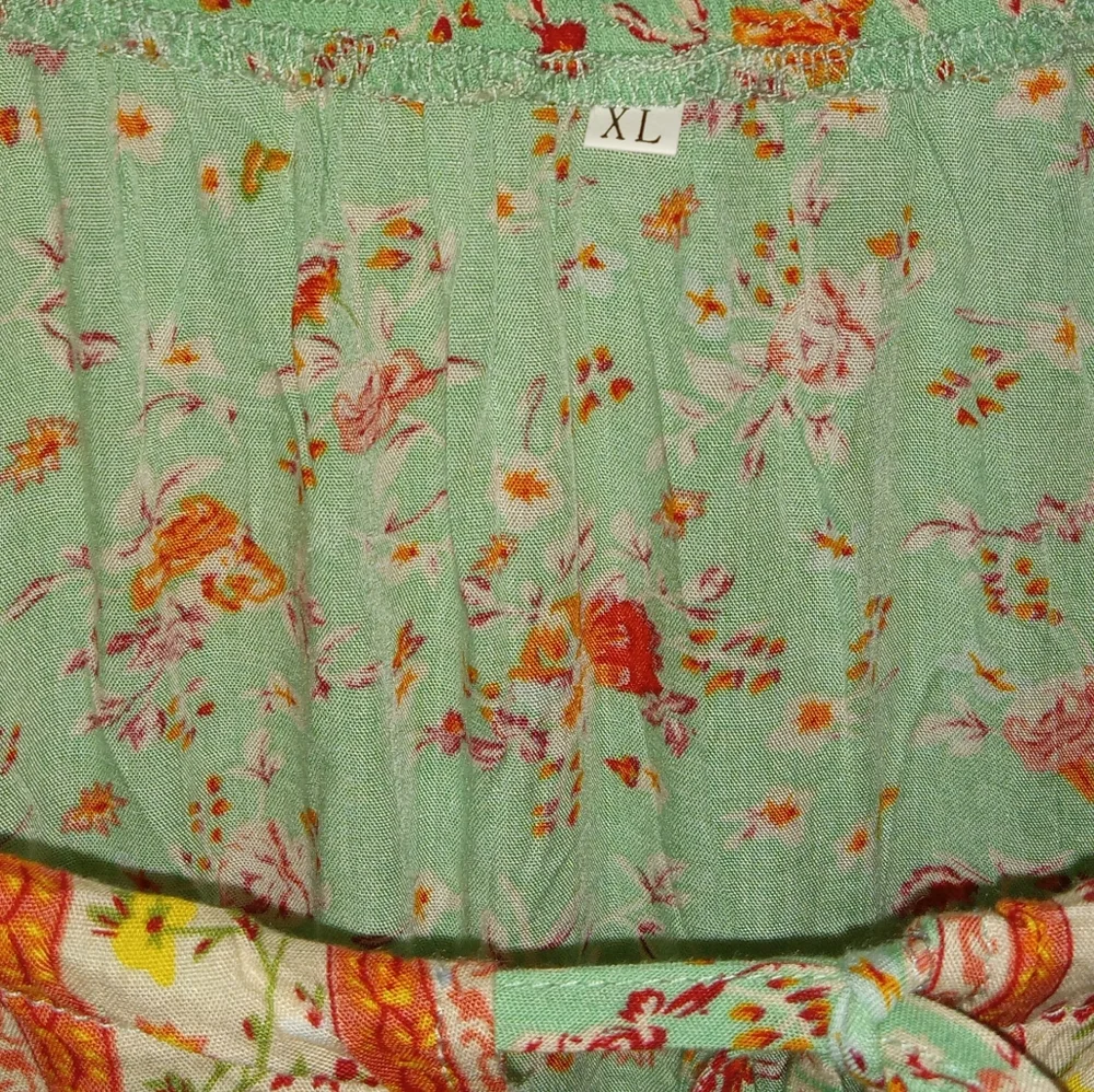 Beautiful Cottage Core Country Style Lightweight 100% Rayon Summer Dress - Picture 3 of 4